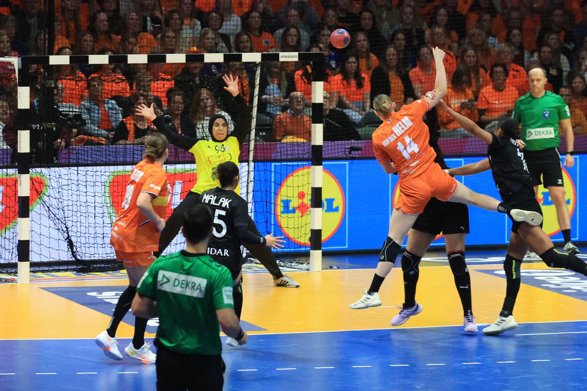 Tradiție de 1 Decembrie! Am întrebat 100 de olandezi: „Primul nume de sportiv din ROMÂNIA care vă trece prin minte?” » Două legende sunt la egalitate pe locul 1: surprize mari în top