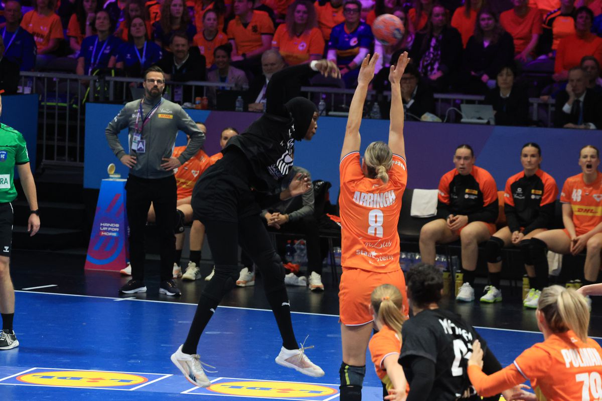 Tradiție de 1 Decembrie! Am întrebat 100 de olandezi: „Primul nume de sportiv din ROMÂNIA care vă trece prin minte?” » Două legende sunt la egalitate pe locul 1: surprize mari în top