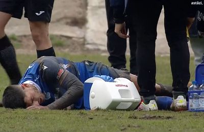 Mai rău ca la amatori » Încă un meci de Liga 2 jucat pe „câmp”: imagini SCANDALOASE