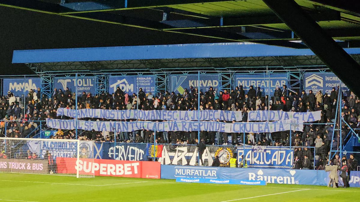 Incredibil cum au reușit ultrașii FCSB să bage un banner la meciul cu Farul: „Lasă-i... decât să rupă scaunele”
