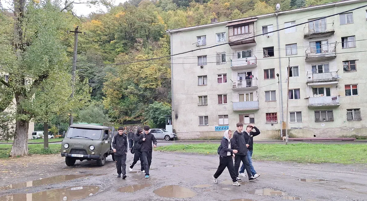 „Apocalipsa lumii fotbalului” » S-au speriat când au intrat pe cel mai terifiant stadion din lume. Încă se joacă meciuri aici