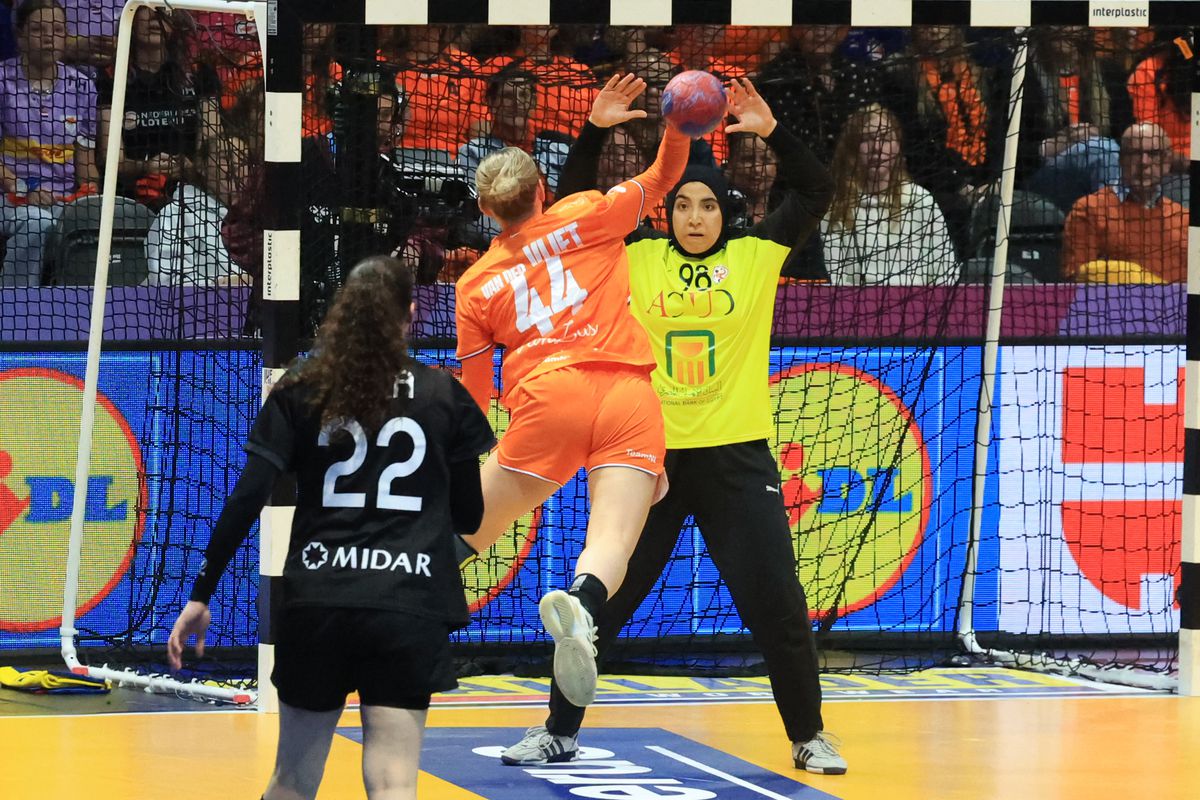 Tradiție de 1 Decembrie! Am întrebat 100 de olandezi: „Primul nume de sportiv din ROMÂNIA care vă trece prin minte?” » Două legende sunt la egalitate pe locul 1: surprize mari în top