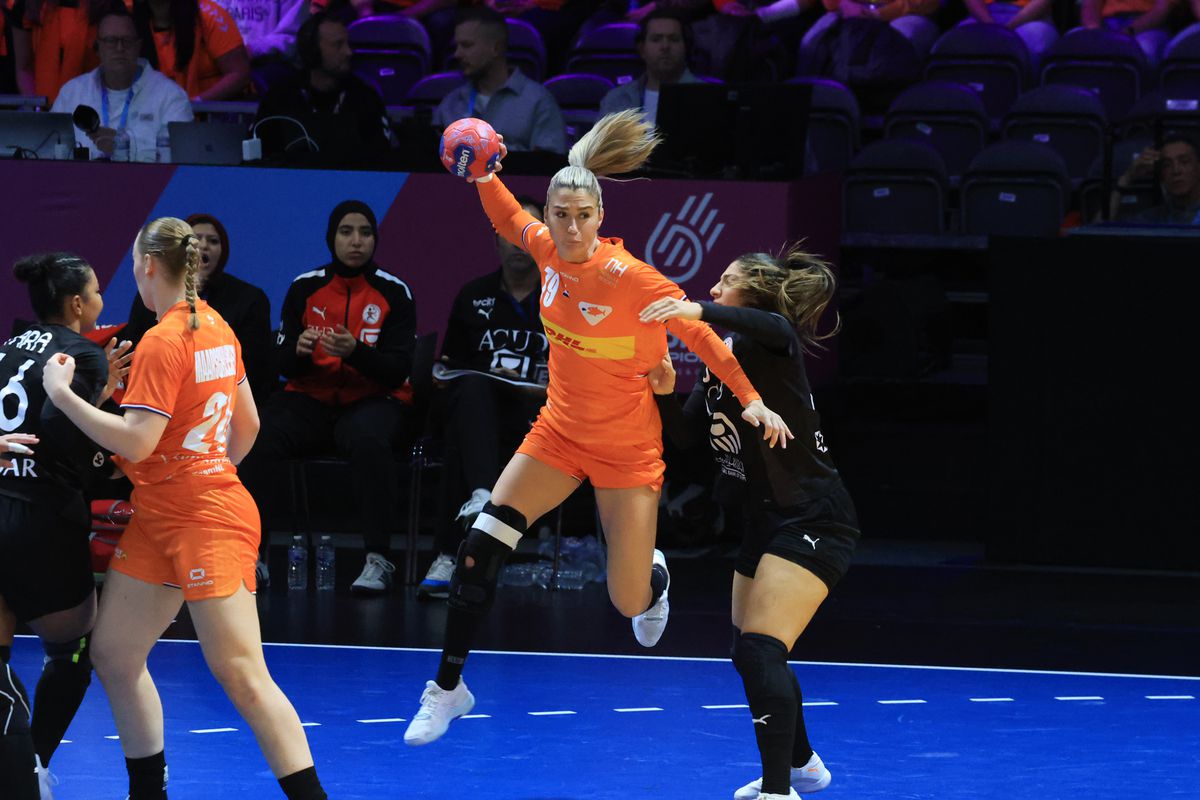 Tradiție de 1 Decembrie! Am întrebat 100 de olandezi: „Primul nume de sportiv din ROMÂNIA care vă trece prin minte?” » Două legende sunt la egalitate pe locul 1: surprize mari în top