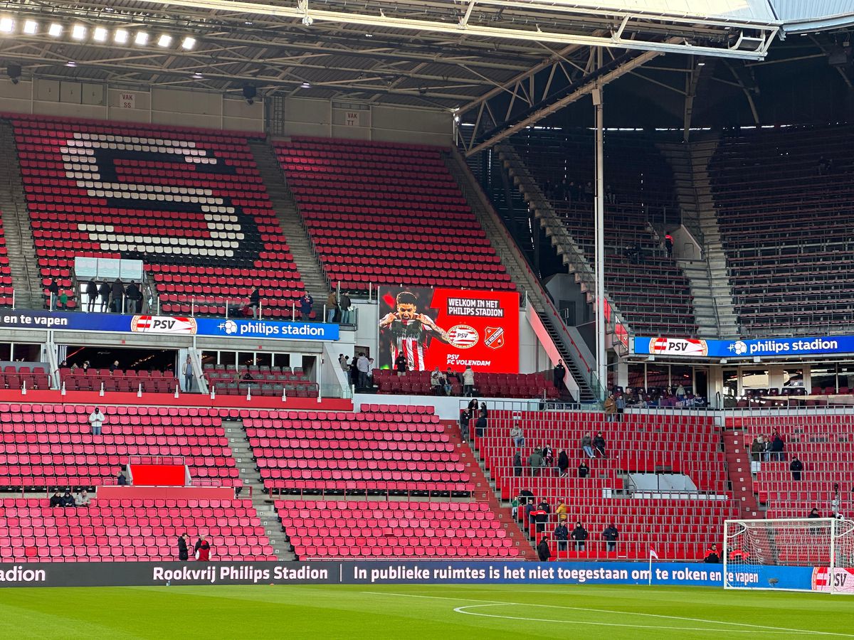 Cu Dennis Man odihnit, PSV s-a distrat în fața lui Volendam » Reporterii GSP au asistat la meci din tribunele Philips Stadion