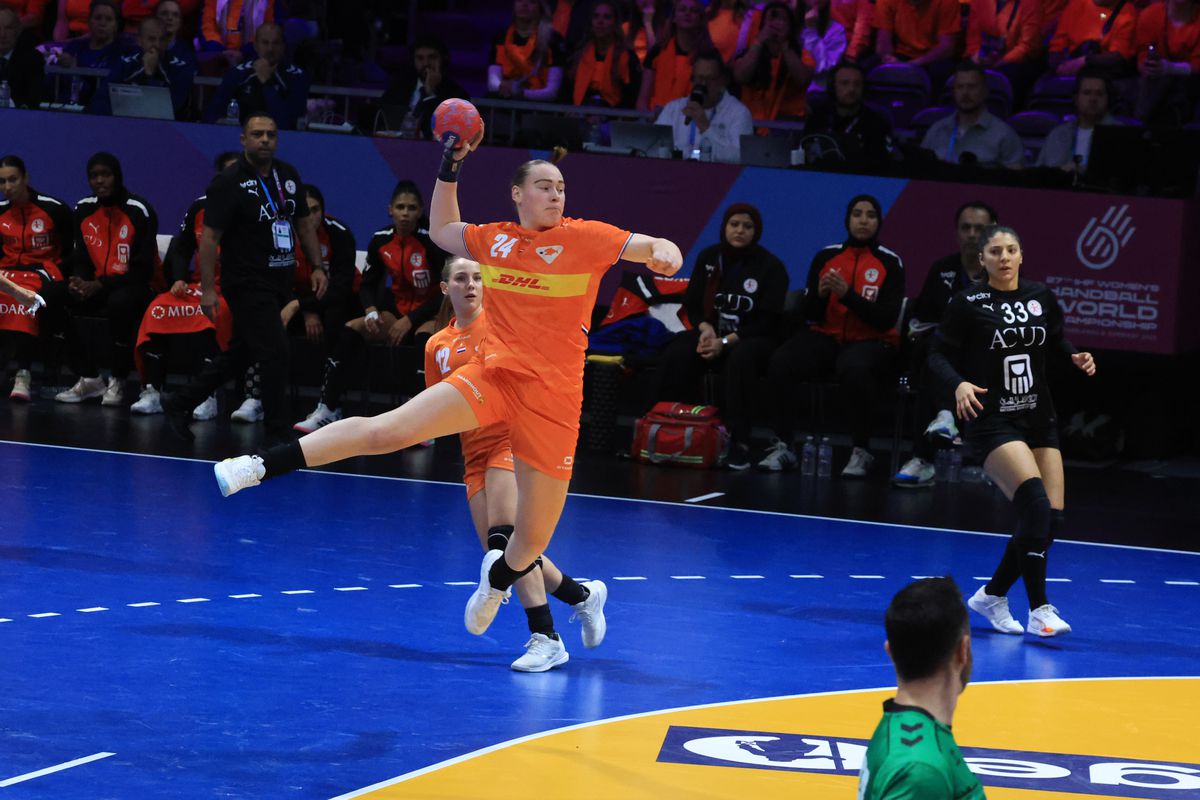 Tradiție de 1 Decembrie! Am întrebat 100 de olandezi: „Primul nume de sportiv din ROMÂNIA care vă trece prin minte?” » Două legende sunt la egalitate pe locul 1: surprize mari în top