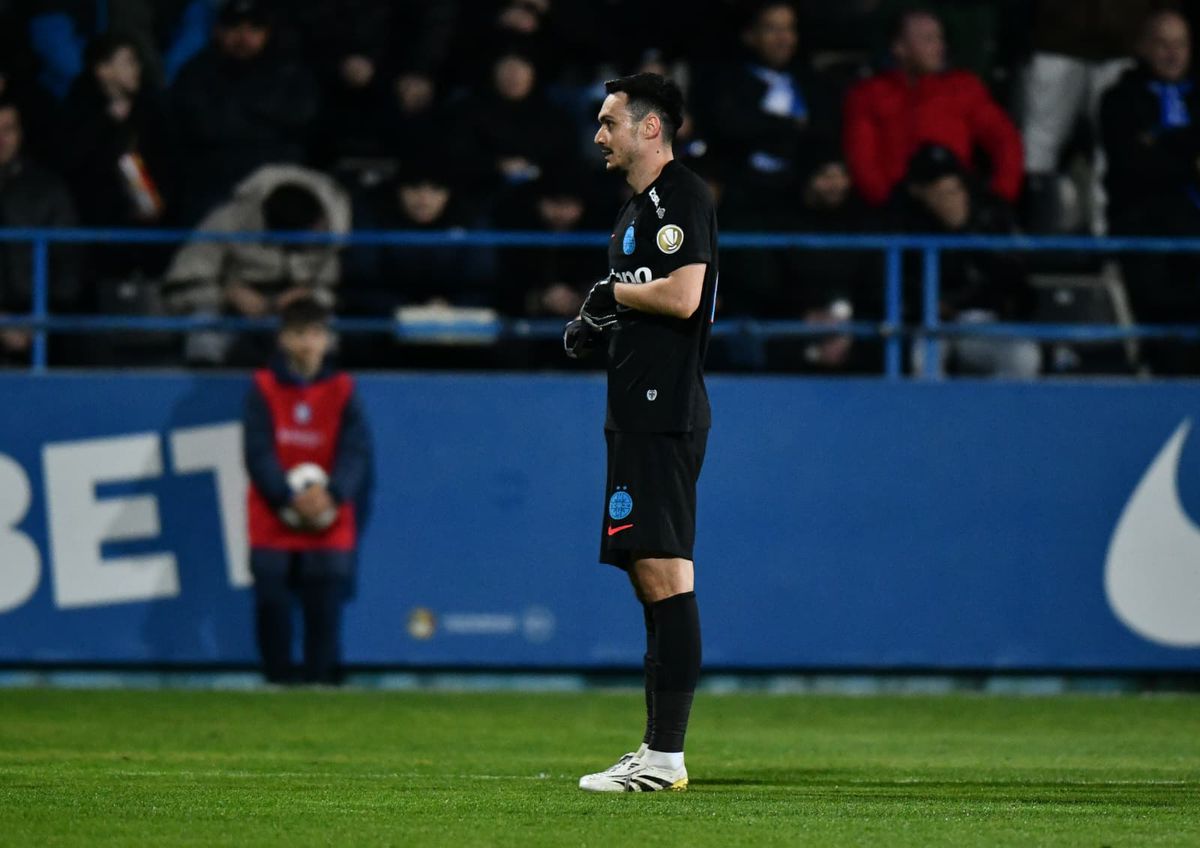 Erori în lanț » David Miculescu a înscris în Farul - FCSB după o fază încâlcită