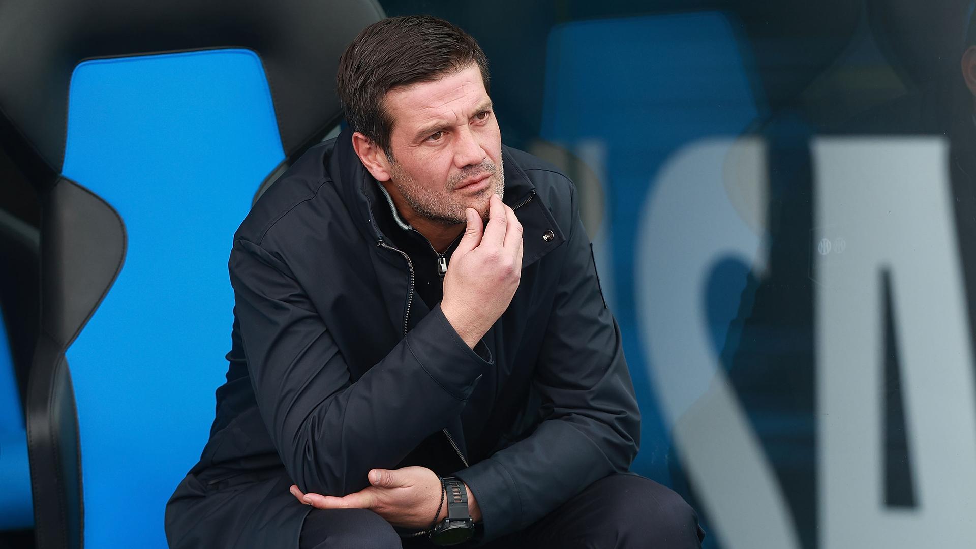 Cristi Chivu și Beppe Marotta în ședință de urgență discutând strategia pentru reconstrucția echipei Inter după eliminarea din Campionatul Mondial al Cluburilor | sursa foto: Gazeta Sporturilor Cristi Chivu și Beppe Marotta în ședință de urgență discutând strategia pentru reconstrucția echipei Inter după eliminarea din Campionatul Mondial al Cluburilor | sursa foto: Gazeta Sporturilor