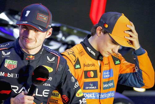 Oscar Piastri, alături de un Verstappen zâmbitor // foto: Imago Images