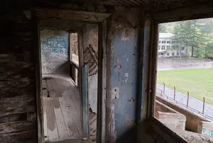 „Apocalipsa lumii fotbalului” » S-au speriat când au intrat pe cel mai terifiant stadion din lume. Încă se joacă meciuri aici