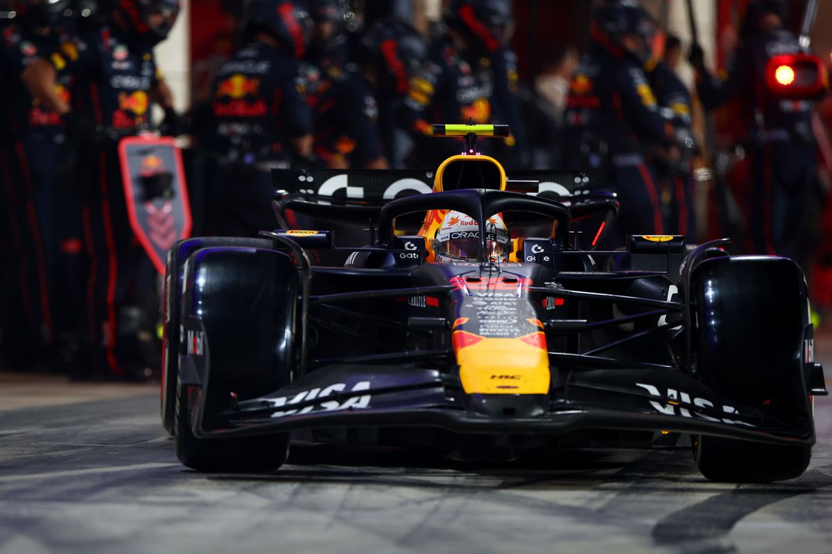 Max Verstappen câștigă în Qatar și duce lupta la titlu în ULTIMA etapă! Mutarea care i-a dat mat lui McLaren