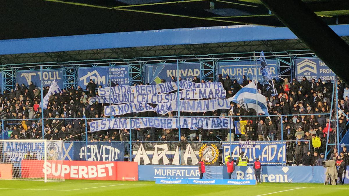 Incredibil cum au reușit ultrașii FCSB să bage un banner la meciul cu Farul: „Lasă-i... decât să rupă scaunele”