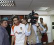 VIDEO+FOTO Bișniță, băutură și manele » Vedetele din Las Fierbinți, fotbaliști pentru o zi! Imagini de colecție cu Firicel și Giani