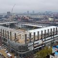 Stadionul din Giulești este tot mai aproape de finalizare. Structura metalică de rezistență a acoperișului este aproape finalizată, în ciuda ritmului mai scăzut de lucru din perioada sărbătorilor.