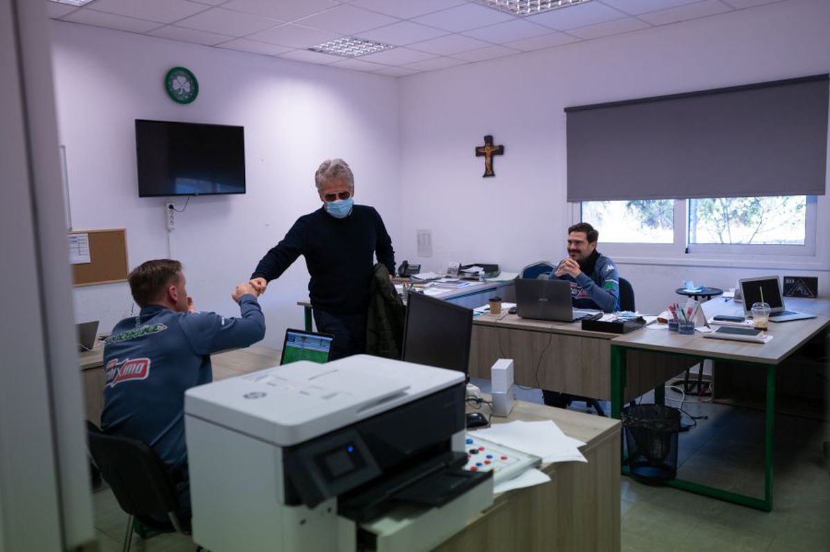 Ladislau Boloni, atacat dur în Grecia: „Panathinaikos s-a întors în paleoliticul fotbalului”