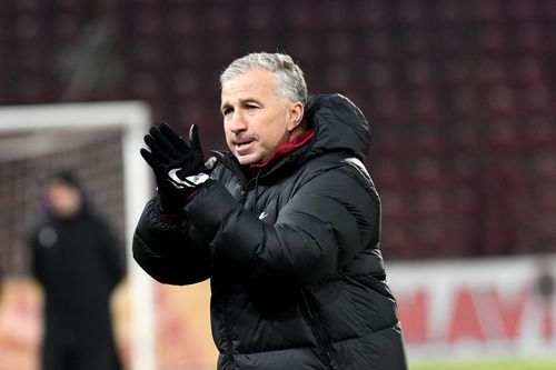 CFR Cluj speră să-l convingă pe Runar Sigurjonsson (31 de ani, mijlocaș central) să accepte un salariu mai mic și i-a propus lui Mike Cestor (29 de ani, stoper) prelungirea contractului cu bani mai puțini