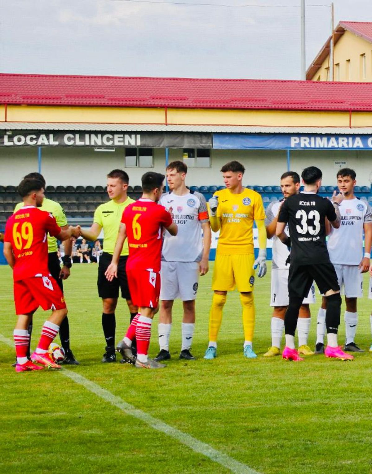 Cine e Codruț Sandu, portarul în care Rapid își pune speranțele: competitiv la atletism, are 1,91m la 17 ani!