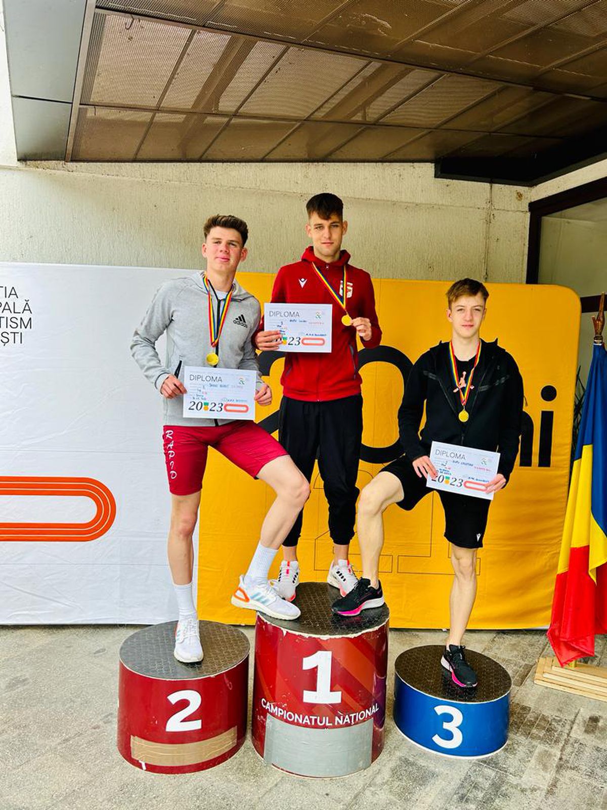 Cine e Codruț Sandu, portarul în care Rapid își pune speranțele: competitiv la atletism, are 1,91m la 17 ani!