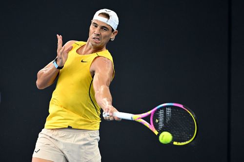 Rafael Nadal antrenându-se la Brisbane Foto Imago