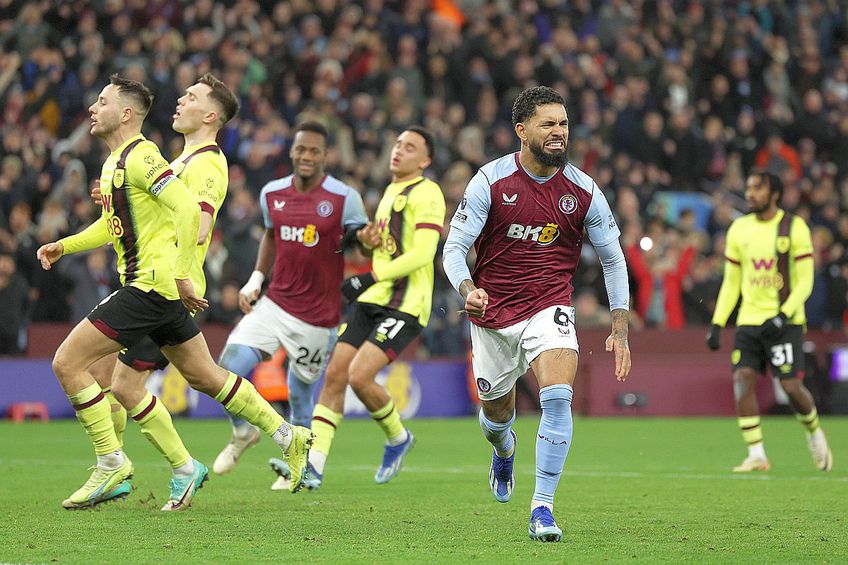 Douglas Luiz, sărbătorind golul victoriei în Aston Villa - Burnley // foto: Guliver/gettyimages