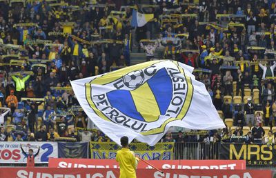 Situația de la Petrolul e tot mai haotică: Pîrvu nu vrea să plece și acuză conducerea, fanii nu vor să audă de planul lui Copilu! Ce s-a întâmplat vineri seara