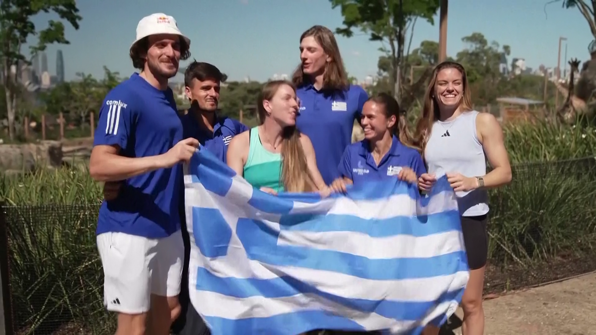 Maria Sakkari și Stefanos Tsitsipas au hrănit girafe la Grădina Zoologică Taronga din Sydney