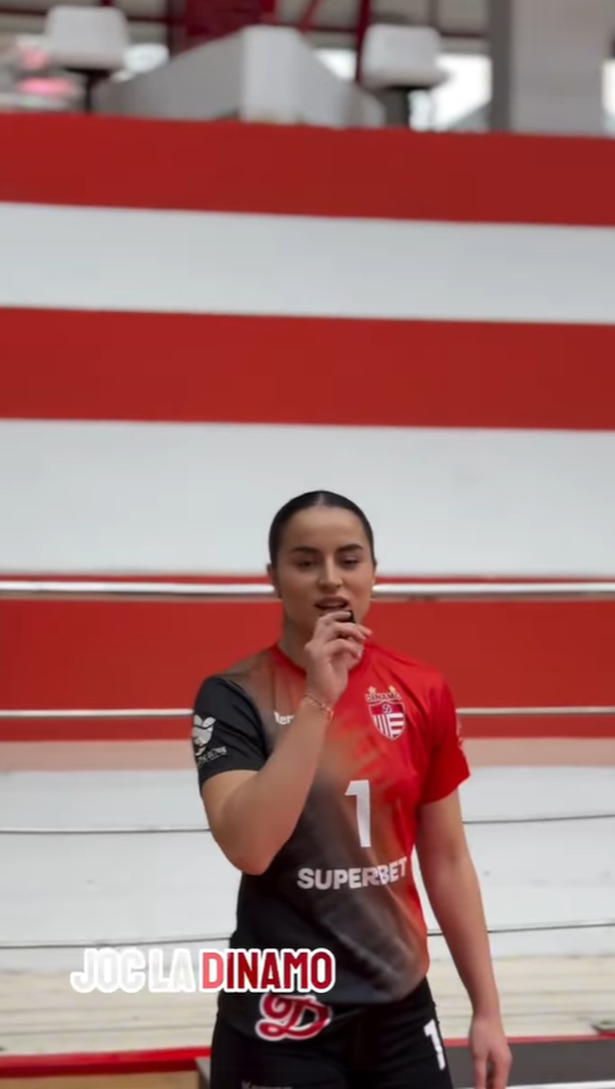 Voleibalistele dinamoviste, protagonistele unui videoclip inedit direct din sală: „Joc la Dinamo, normal că...”