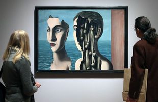 Suprarealistul René Magritte a pictat lumi paralele și a fost captivat toată viața de un sport anume: „Orice mutare trebuie să spună o poveste, altfel e mort”