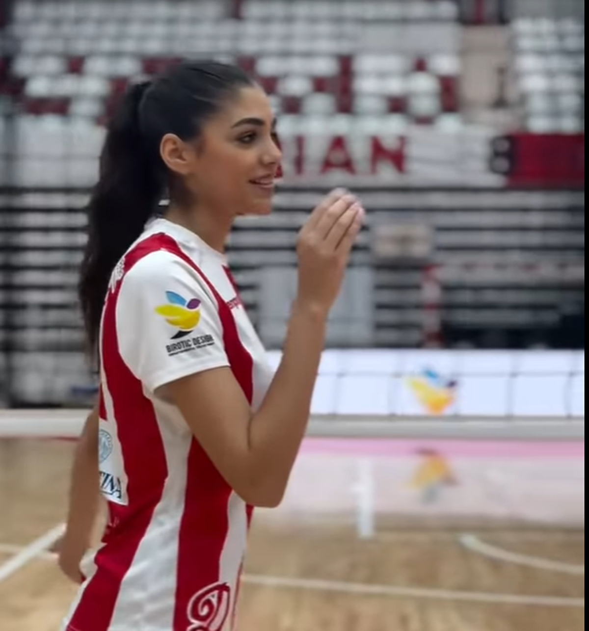 Voleibalistele dinamoviste, protagonistele unui videoclip inedit direct din sală: „Joc la Dinamo, normal că...”