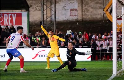 Petiție pentru tricourile Barcelonei! » Plâng că nu au primit darurile promise și le așteaptă sâmbătă la meci