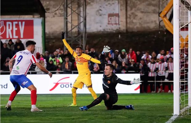 Petiție pentru tricourile Barcelonei! » Plâng că nu au primit darurile promise și le așteaptă sâmbătă la meci