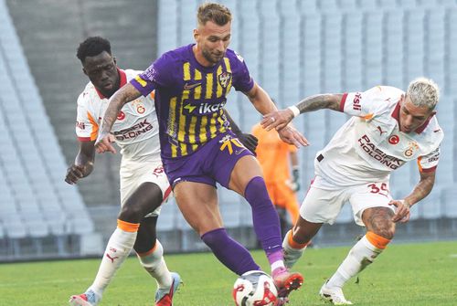 Denis Drăguș, în tricoul lui Eyupspor/ foto Imago Images