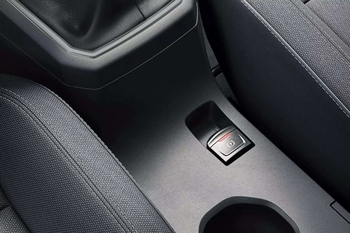 Românii au văzut prețul noului model Dacia și au reacționat dur: „Cum să coste atât? Iau Passat și mai rămân cu bani”