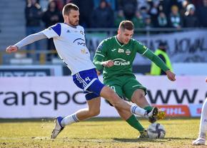 Fostul jucător de la FCSB a revenit în Superliga: internaționalul a fost prezentat oficial