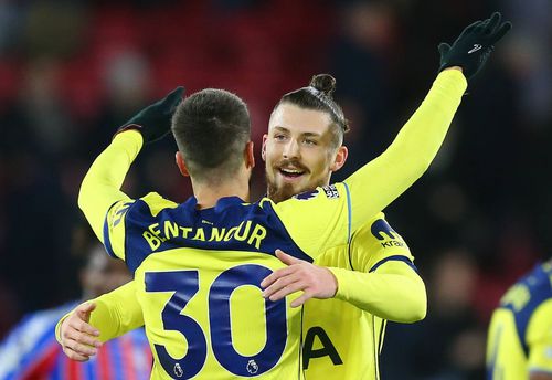 Radu Drăgușin a jucat din minutul 85 al partidei cu Crystal Palace, la care ar putea ajunge de la Tottenham în ianuarie / Foto: Imago Images