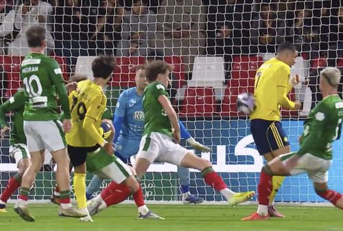 Cristiano Ronaldo a înscris un gol bizar, dar Wijnaldum i-a stricat seara