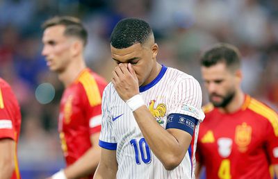 Polițist forțat să se pensioneze după ce a primit 60.000 de euro de la Kylian Mbappe