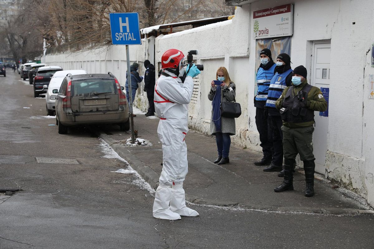 Rică Răducanu a fost internat în salonul de la „Matei Balș” care a luat foc » Soția lui se afla în spital în momentul incendiului: „Bine că a scăpat!”