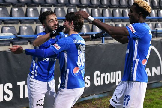 Ely Fernandes, primul din dreapta // foto: Imago Images