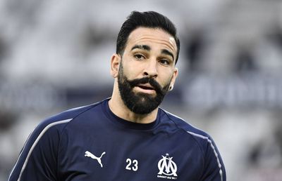 Adil Rami, despre relația cu Pamela Anderson și revenirea în Ligue 1: „Oameni influenți au făcut tot posibilul să nu mă întorc. Au încercat să mă «înece»”