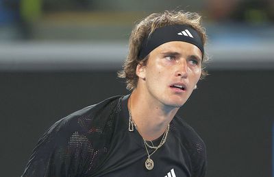 După mai bine de un an, a venit decizia finală în cazul lui Alexander Zverev, acuzat de fosta iubită că „m-a sufocat cu o pernă și m-a dat cu capul de pereți”