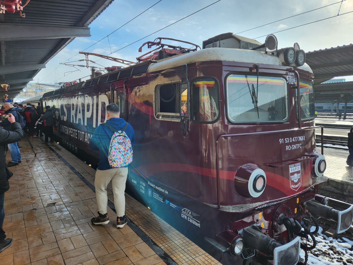 Locomotiva de centenar a clubului Rapid a ajuns în Gara de Nord: „Legenda continuă”