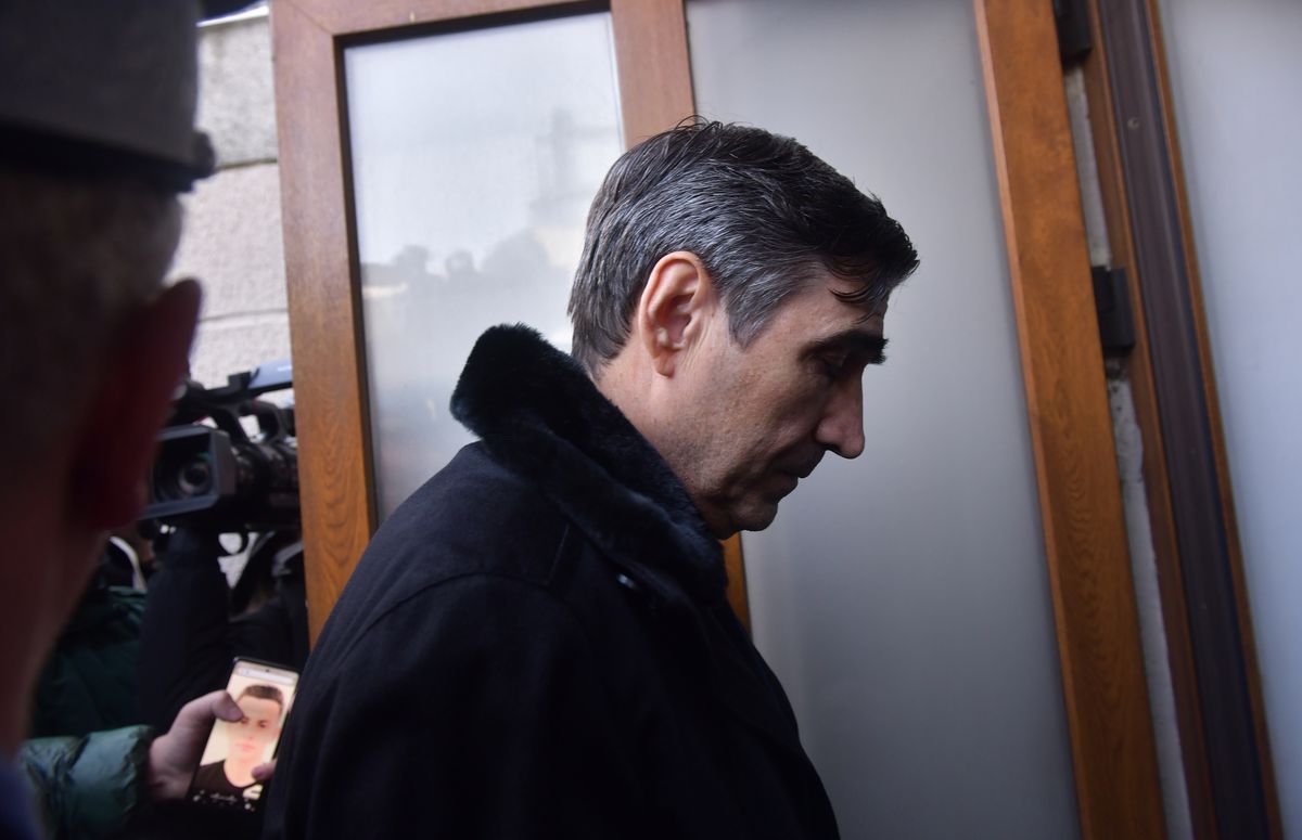 Victor Pițurcă, adus încătușat la DNA