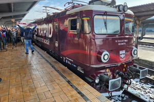 Locomotiva de centenar a clubului Rapid a ajuns în Gara de Nord: „Legenda continuă”