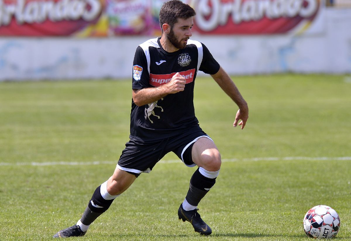 În 2020, juca pentru FCSB în „thriller-ul” din Europa League, acum a ajuns în Liga 3, antrenat de un mare dinamovist: „Bun venit sub stindardul nostru!”