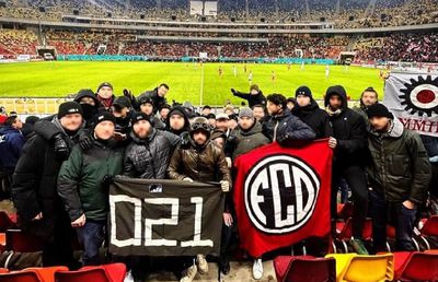 Au venit din Hampshire să vadă meciul din Superligă » Prezență-surpriză la derby-ul din week-end