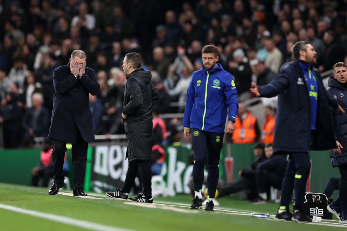 Tottenham - Brentford, cu Drăgușin pe bancă