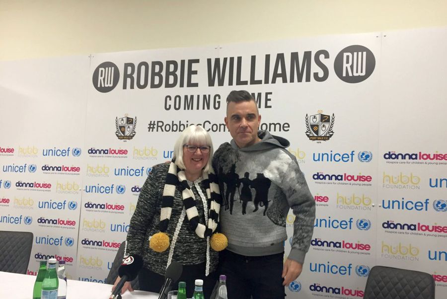Ambiții mari pentru cântărețul Robbie Williams! Va cumpăra un club de fotbal din Anglia
