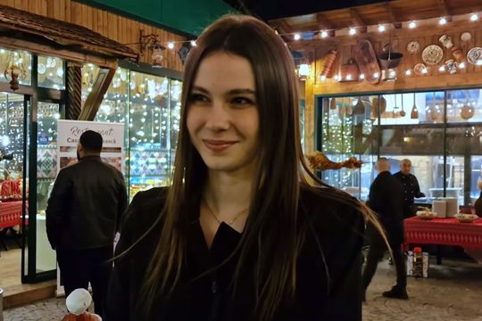 Rebecca Dumitrescu Prodan (25 de ani), fiica cea mare a impresarului Anamaria Prodan, duce o viață departe de lumina reflectoarelor.