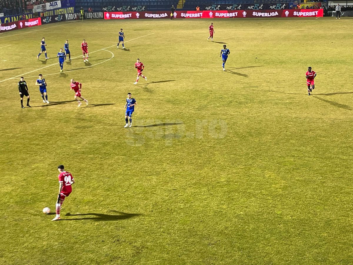 Unirea Slobozia - Dinamo 1-3 » Hakim, «the dream»! „Câinii” au tremurat la Clinceni, dar au câștigat pe final și au urcat pe locul 2! Clasamentul ACUM