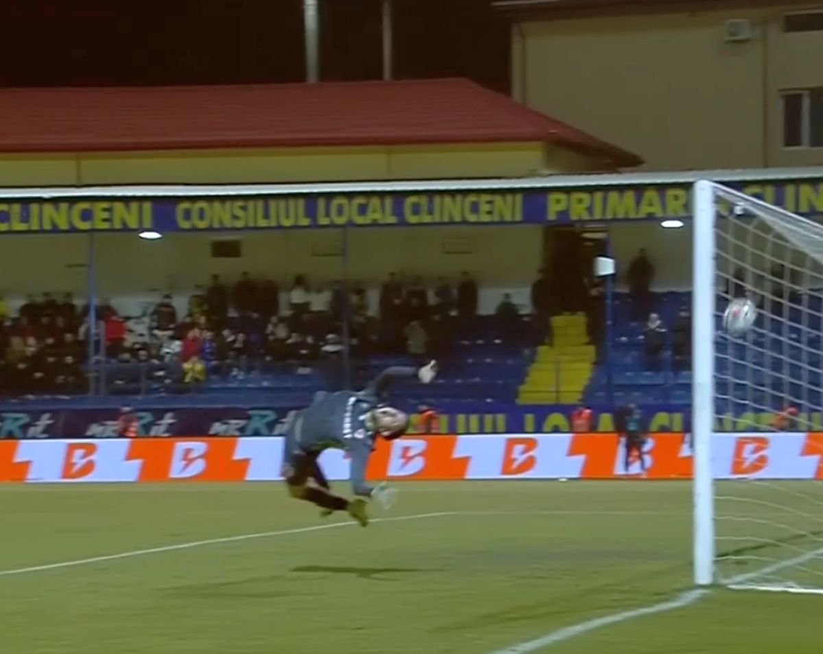 A căzut „mitul Roșca”! Portarul lui Dinamo, învins din acțiune pentru prima dată în acest sezon » Filmul complet al golului superb